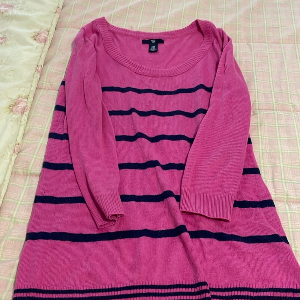 Light weight sweater